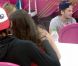 Yoann regarde Thomas et Capucine dans Secret Story 6
