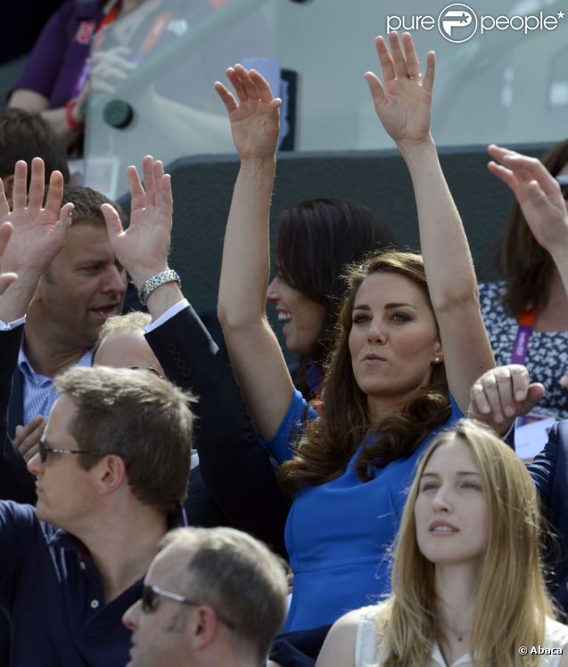 CASA REAL BRITÁNICA - Página 82 908323-kate-middleton-et-le-prince-william-ont-637x0-2