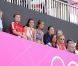 Kate Middleton, sexy dans une tenue blanche style tenniswoman mais plus que jamais fan de hockey, son sport de prédilection, a eu l'occasion de bondir de joie une foie de plus aux JO de Londres, vendredi 10 août 2012, grâce à la médaille de bronze décrochée par les hockeyeuses britanniques face à la Nouvelle-Zélande.