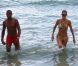 Doutzen Kroes profite de son mari Sunnery James sur une belle plage de Miami beach. Le 16 août 2012