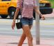 Doutzen Kroes à Miami profite d'une balade en solo le 16 août 2012