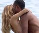 Doutzen Kroes et son époux Sunnery James ne se quittent plus et passent de doux moments dans les eaux chaudes de Miami. Le 16 août 2012