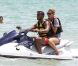 Doutzen Kroes et son époux Sunnery James se sont amusés sur un jet-ski dans les eaux chaudes de Miami. Le 16 août 2012