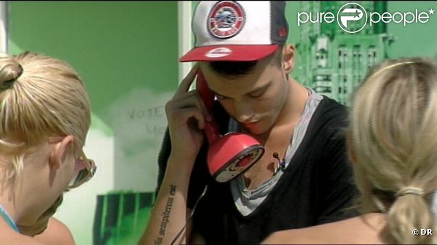 Le téléphone rouge retentit et propose un défi à Julien ( Secret Story 6  - dimanche 19 août 2012)