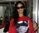 Rihanna, détendue à son arrivée à l'aéroport d'Heathrow. Londres, le 27 août 2012.