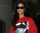 Rihanna, détendue à son arrivée à l'aéroport d'Heathrow. Londres, le 27 août 2012.