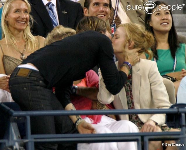 Pris dans l'écran de la Kiss Cam, Nicole Kidman et Keith Urban s'embrassent dans les tribunes du Arthur Ashe Stadium lors de l'US Open. New York, le 31 août 2012.