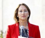 Ségolène Royal annonce sa défaite du deuxième tour des législatives, à La Rochelle, le 17 juin 2012.