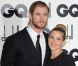 Chris Hemsworth, Révélation Internationale de l'Année, bénéficiait du soutien de sa femme Elsa Pataky lors des The GQ Men of the Year Awards 2012. Londres, le 4 septembre 2012.