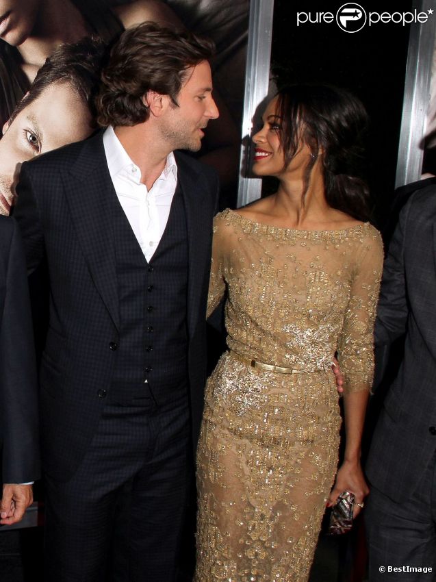 Bradley Cooper et Zoe Saldana lors de l'avant-première de The Word au AcrLight Cinemas de Los Angeles le 4 septembre 2012 - photos Purepeople