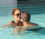 Très amoureux, Jennifer Lopez en vacances à Miami avec son chéri Casper Smart le 1er septembre 2012