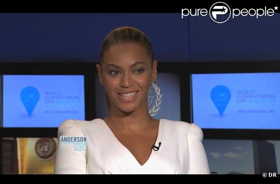 Beyoncé dans l'émission Anderson Live le 10 septembre 2012 sur la Warner Bros Television