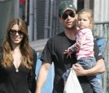 Christian Bale, sa femme Sandra et leur fille, en 2008