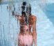 Candice Swanepoel sensuelle en maillot rose pour la nouvelle Victoria's Secret. Miami septembre 2012