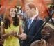  Le prince William et son épouse Kate ont visité un village culturel où les attendaient danses, chants et musiques traditionnels et ont été reçus par des guerriers et femmes en habits traditionnels à Honiara dans les Iles Salomon le 17 septembre 2012 