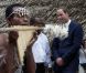  Le prince William et son épouse Kate ont visité un village culturel où les attendaient danses, chants et musiques traditionnels et ont été reçus par des guerriers et femmes en habits traditionnels à Honiara dans les Iles Salomon le 17 septembre 2012 
