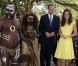  Le prince William et son épouse Kate ont visité un village culturel où les attendaient danses, chants et musiques traditionnels et ont été reçus par des guerriers et femmes en habits traditionnels à Honiara dans les Iles Salomon le 17 septembre 2012 