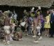  Le prince William et son épouse Kate ont visité un village culturel où les attendaient danses, chants et musiques traditionnels et ont été reçus par des guerriers et femmes en habits traditionnels à Honiara dans les Iles Salomon le 17 septembre 2012 