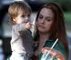 Alicia Silverstone avec son fils Bear Blu sur le plateau de la comédie  Gods Behaving Badly  à New York, le 19 septembre 2012.