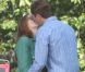 Alicia Silverstone et Ebon Moss-Bachrach sur le plateau de la comédie  Gods Behaving Badly  à New York, le 19 septembre 2012.