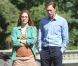 Alicia Silverstone et Ebon Moss-Bachrach sur le plateau de la comédie  Gods Behaving Badly  à New York, le 19 septembre 2012.
