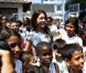 La princesse Mary de Danemark dans une favela de Rio de Janeiro le 18 septembre 2012, en visite au Brésil.