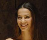 Elisa Tovati avec Titoff dans la pièce Open Bed