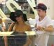Paris Hilton arrive à l'aéroport LAX de Los Angeles, en compagnie de son boyfriend, le vendredi 21 septembre 2012.
