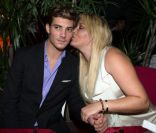  Loana et Michael Champion, ex de Paris Hilton : collés-serrés lors de la soirée organisée par Massimo Gargia au salon des antiquaires à Paris le 22 septembre 2012 