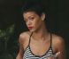 Exclusif - Rihanna attend son chauffeur dans le quartier de Westwood. Los Angeles, le 17 septembre 2012.