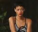 Exclusif - Rihanna attend son chauffeur dans le quartier de Westwood. Los Angeles, le 17 septembre 2012.