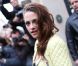 Kristen Stewart, stylée pour assister au défilé Balenciaga printemps-été 2013. Paris, le 27 septembre 2012.