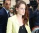 Kristen Stewart, stylée pour assister au défilé Balenciaga printemps-été 2013. Paris, le 27 septembre 2012.