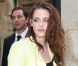 Kristen Stewart arrive au Balenciaga printemps-été 2013. Paris, le 27 septembre 2012.