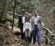 La princesse Letizia et le prince Felipe d'Espagne en promenade presque en amoureux au Parc national de Garanojay sur l'île de La Gomera, dans les Canaries, le 27 septembre 2012 à l'occasion de la Journée mondiale du tourisme.