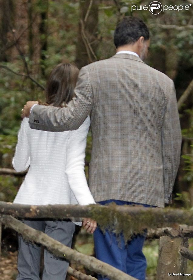 AGENDA DE LOS PRINCIPES DE ASTURIAS - Página 91 946029-la-princesse-letizia-et-le-prince-637x0-1