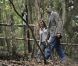 La princesse Letizia et le prince Felipe d'Espagne en promenade presque en amoureux au Parc national de Garanojay sur l'île de La Gomera, dans les Canaries, le 27 septembre 2012 à l'occasion de la Journée mondiale du tourisme.