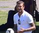 Exclusif - David Beckham, en véritable footballeur, ne peut s'empêcher de taper dans la balle. Los Angeles, le 23 septembre 2012.