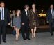 La princesse Charlene de Monaco arrivant avec Peter Kriemler au dîner Akris lors de la Fashion Week de Paris, le 30 septembre 2012