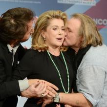 Les acteurs Edouard Baer, Catherine Deneuve et Gérard Depardieu lors de l'avant première de <em>Astérix et Obelix : Au service de Sa Majesté</em>, à Berlin, le 1er octobre 2012.