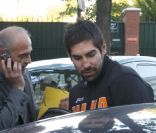 Nikola Karabatic lors de son interpellation au stade Pierre-de-Coubertin à Paris le 30 septembre 2012 après le match de Montpellier face au PSG Handball