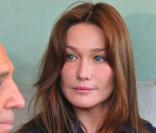 Carla Bruni visite le Yad Vashem Memorial