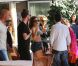Lady Gaga s'est offert avec son staff un déjeuner à la plage restaurant Les Pirates de Juan-les-Pins vendredi 5 octobre 2012, au lendemain d'un concert à Nice et à la veille de sa dernière date européenne à Barcelone.