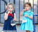 Les filles de Sarah Jessica Parker, Marion et Tabitha font de la trottinette et se défoulent dans un parc avec leurs amies sous les yeux de la nounou, le 5 octobre 2012 à New York