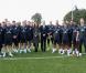 Le prince William et son épouse Kate Middleton posent au milieu de la sélection britannique lors de l'inauguration du centre d'entraînement des Three Lions, le St George's Park à Burton-upon-Trent le 9 octobre 2012