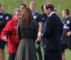 Le prince William et son épouse Kate Middleton ont rencontré les joueurs de la sélection britannique lors de l'inauguration du centre d'entraînement des Three Lions, le St George's Park à Burton-upon-Trent le 9 octobre 2012