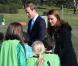 Le prince William et son épouse Kate Middleton ont rencontré les joueurs de la sélection britannique lors de l'inauguration du centre d'entraînement des Three Lions, le St George's Park à Burton-upon-Trent le 9 octobre 2012