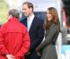 Le prince William et son épouse Kate Middleton ont rencontré les joueurs de la sélection britannique lors de l'inauguration du centre d'entraînement des Three Lions, le St George's Park à Burton-upon-Trent le 9 octobre 2012