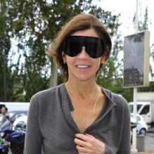 Carine Roitfeld lors du défilé Louis Vuitton printemps-été 2013 à Paris, le 3 octobre 2012.