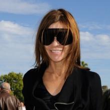 Carine Roitfeld lors de son arrivée au défilé Chloé printemps-été 2013 à Paris, le 1er octobre 2012.